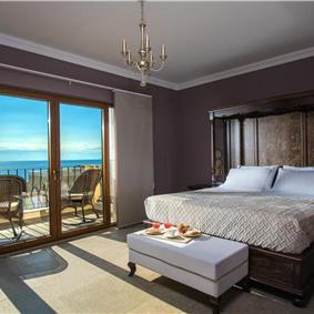 8 bedroom luxury villa with pool near Koutsounari, sleeps 16